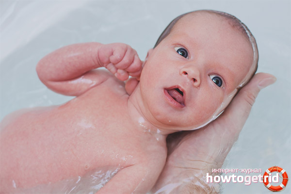 В какой воде купать новорожденного ребенка