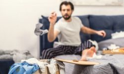Как научить мужчину собирать носки: советы психологов
